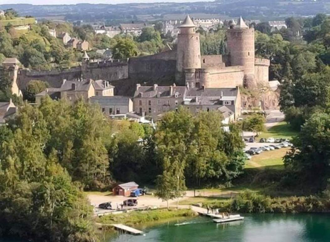 Le Petit Nid Du Mont Saint Michel Lägenhet Pontorson Exteriör bild